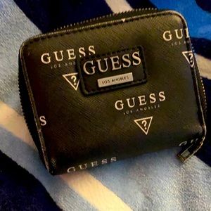 Guess wallet female